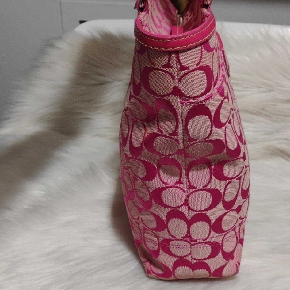 Authentic Coach Hampton Signature 🩷 Pink/Silver Tote GUC - Picture 8 of 15